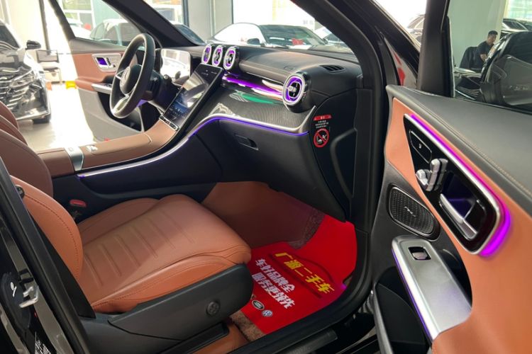 Used Mercedes-Benz GLC 2025 GLC 260 L 4MATIC Dynamic Edition Interior 9
