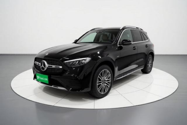 Używany Mercedes-Benz GLC 2025 Refreshed GLC 300 L 4MATIC Dynamic Version 5 Seats