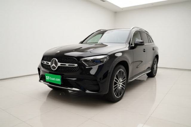 Ojetý Mercedes-Benz GLC 2025 GLC 300 L 4MATIC Luxury Model 5 Seats