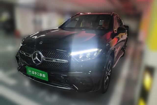 Ojetý Mercedes-Benz GLC 2025 GLC 260 L 4MATIC Luxury Model