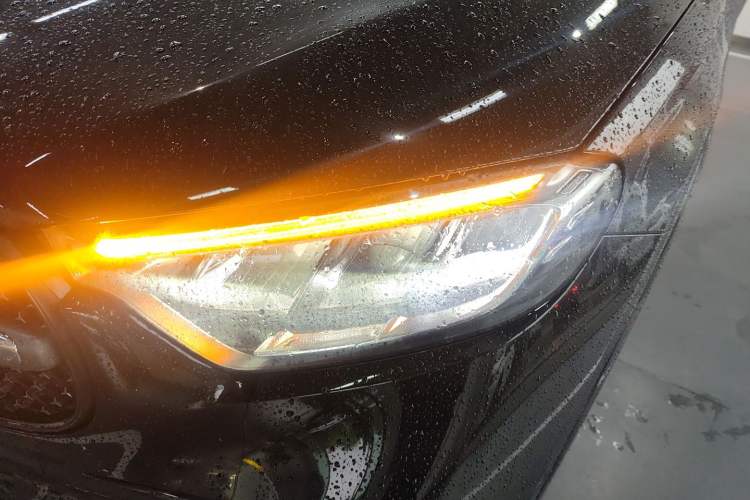 Used Mercedes-Benz GLC 2025 Refreshed GLC 300 L 4MATIC Dynamic Version 5 Seats Left Front Headlight