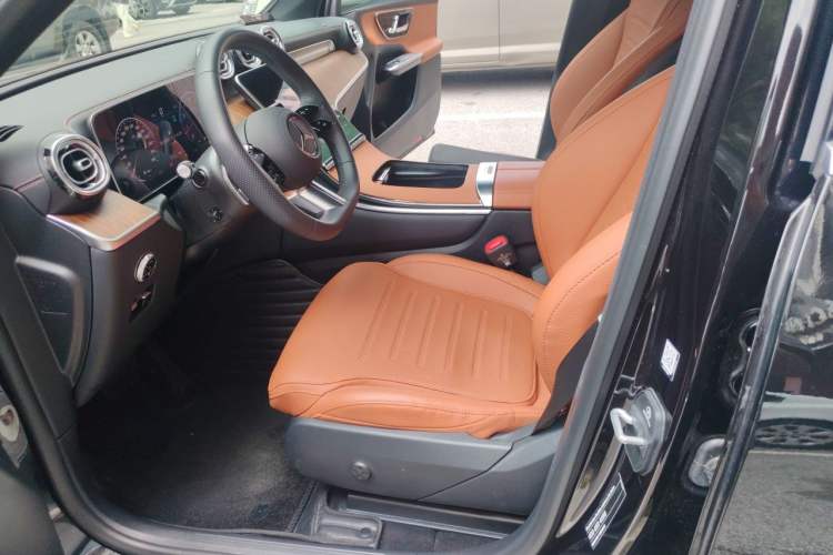 Used Mercedes-Benz GLC 2025 GLC 300 L 4MATIC Dynamic Model 5 Seats Left Front Seat