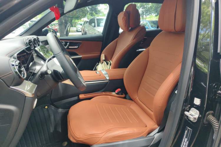 Used Mercedes-Benz GLC 2025 Refresh GLC 260 L 4MATIC Dynamic Edition Left Front Seat