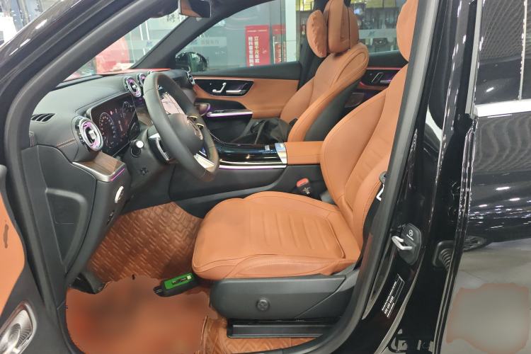 Used Mercedes-Benz GLC 2025 Refreshed GLC 300 L 4MATIC Dynamic Version 5 Seats Left Front Seat