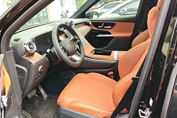 Used Mercedes-Benz GLC 2025 Refreshed GLC 300 L 4MATIC Dynamic Version 5 Seats Left Front Seat