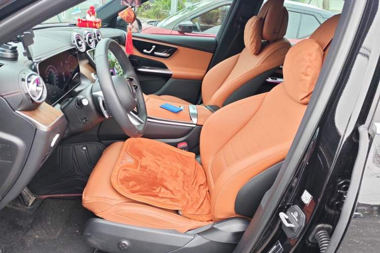 Used Mercedes-Benz GLC 2025 Refreshed GLC 300 L 4MATIC Dynamic Version 5 Seats Left Front Seat