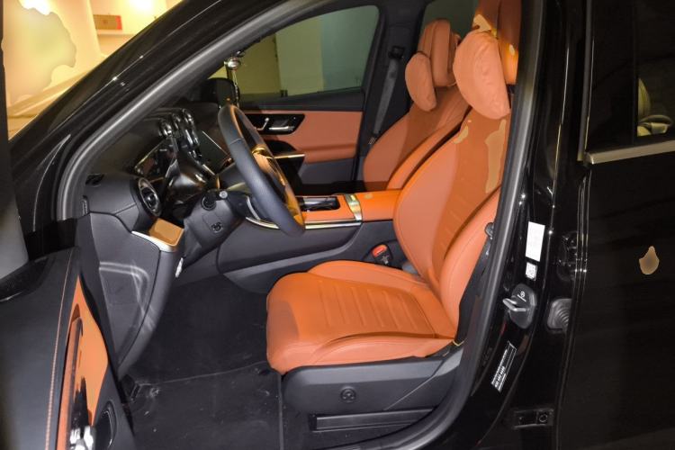 Used Mercedes-Benz GLC 2025 Refreshed GLC 300 L 4MATIC Dynamic Version 5 Seats Left Front Seat