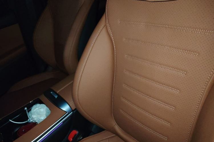 Used Mercedes-Benz GLC 2025 Refreshed GLC 300 L 4MATIC Dynamic Version 5 Seats Left Front Seat