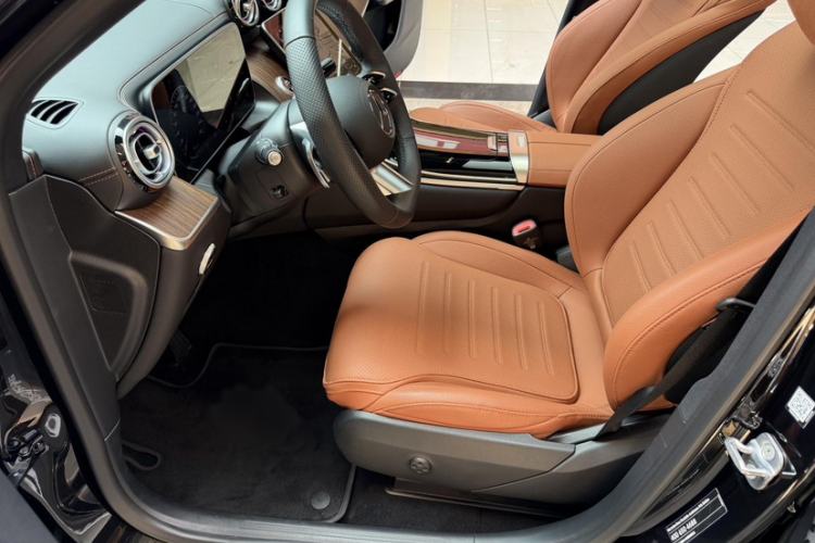 Used Mercedes-Benz GLC 2025 Refreshed GLC 300 L 4MATIC Dynamic Version 5 Seats Left Front Seat