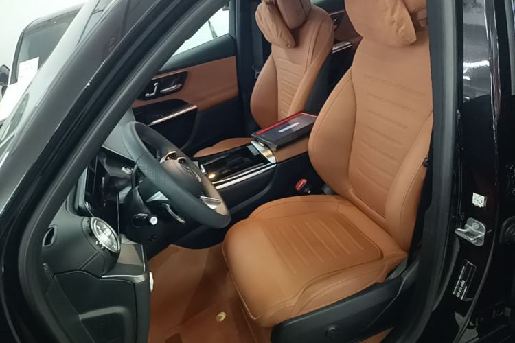 Used Mercedes-Benz GLC 2025 GLC 260 L 4MATIC Luxury Model Left Front Seat