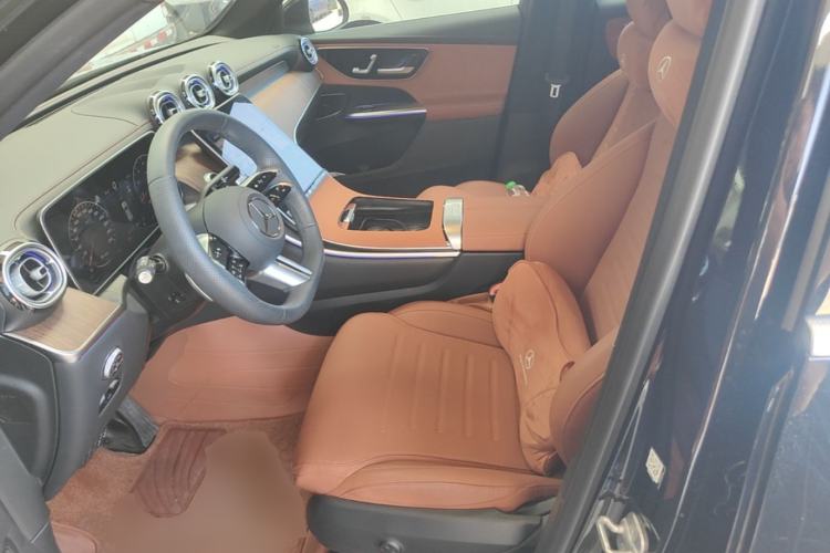 Used Mercedes-Benz GLC 2025 Refreshed GLC 300 L 4MATIC Dynamic Version 5 Seats Left Front Seat