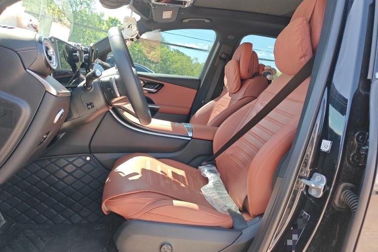 Used Mercedes-Benz GLC 2025 GLC 300 L 4MATIC Dynamic Edition 7-seater Left Front Seat