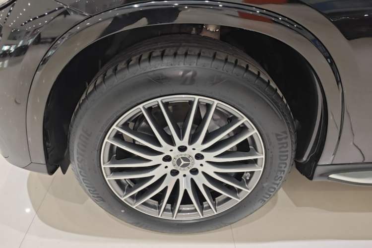 Used Mercedes-Benz GLC 2025 GLC 300 L 4MATIC Dynamic Model 5 Seats Left Front Wheel Hub