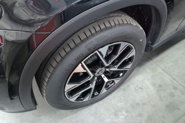 Used Mercedes-Benz GLC 2025 GLC 260 L 4MATIC Dynamic Edition Left Front Wheel Hub
