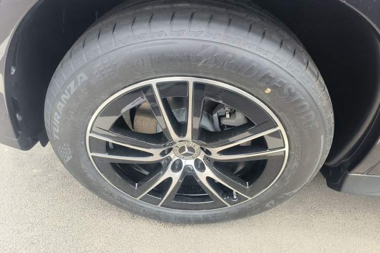Used Mercedes-Benz GLC 2025 Facelift GLC 260 L 4MATIC Luxury Edition Left Front Wheel Hub
