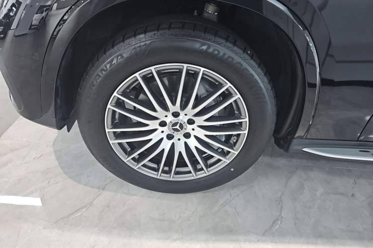 Used Mercedes-Benz GLC 2025 Refreshed GLC 300 L 4MATIC Dynamic Version 5 Seats Left Front Wheel Hub