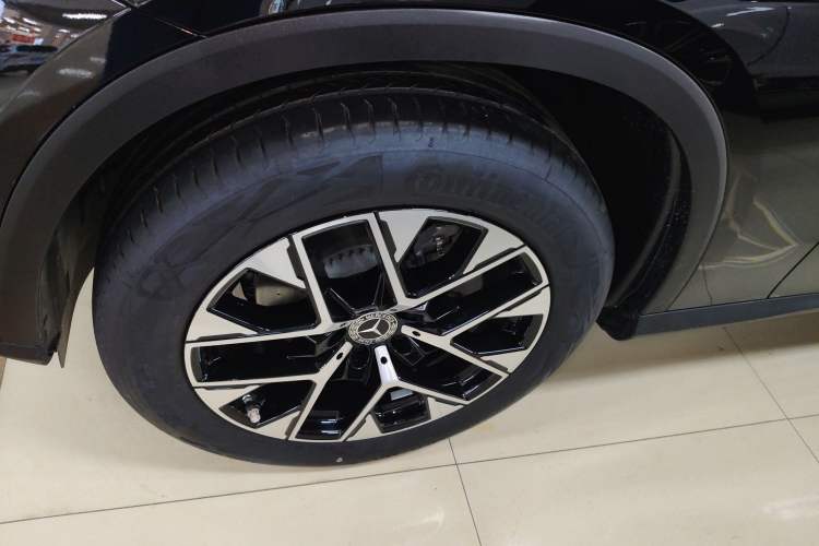 Used Mercedes-Benz GLC 2025 Refresh GLC 260 L 4MATIC Dynamic Edition Left Front Wheel Hub