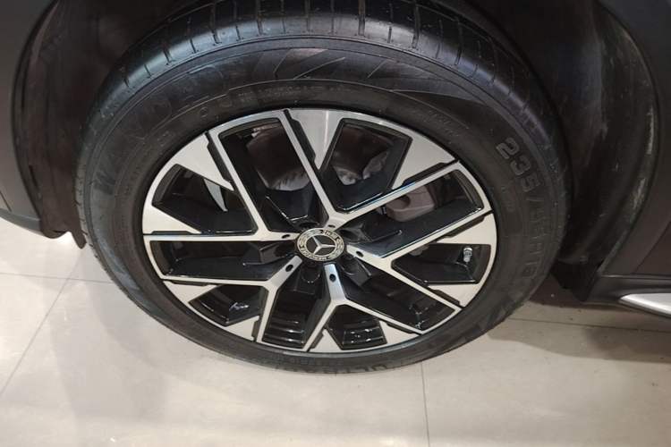 Used Mercedes-Benz GLC 2025 Refresh GLC 260 L 4MATIC Dynamic Edition Left Front Wheel Hub