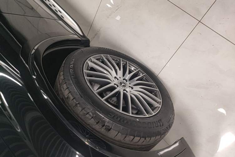 Used Mercedes-Benz GLC 2025 GLC 300 L 4MATIC Dynamic Model 5 Seats Left Front Wheel Hub