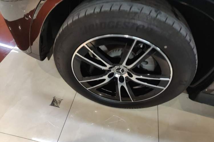 Used Mercedes-Benz GLC 2025 Facelift GLC 260 L 4MATIC Luxury Edition Left Front Wheel Hub