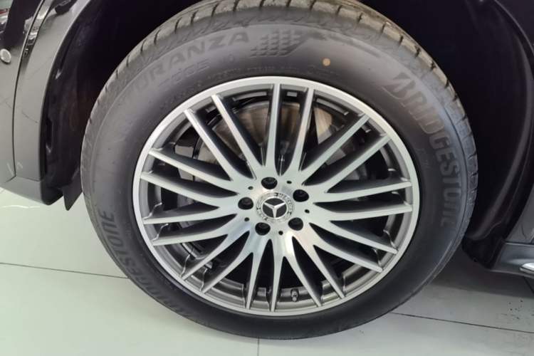 Used Mercedes-Benz GLC 2025 GLC 300 L 4MATIC Dynamic Model 5 Seats Left Front Wheel Hub