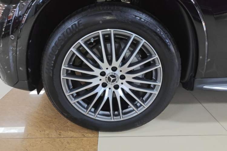 Used Mercedes-Benz GLC 2025 GLC 300 L 4MATIC Dynamic Model 5 Seats Left Front Wheel Hub