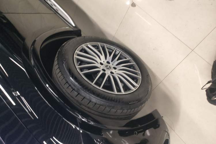 Used Mercedes-Benz GLC 2025 Refreshed GLC 300 L 4MATIC Dynamic Version 5 Seats Left Front Wheel Hub