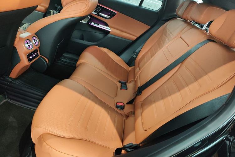 Used Mercedes-Benz GLC 2025 Refreshed GLC 300 L 4MATIC Dynamic Version 5 Seats Left Rear Seat