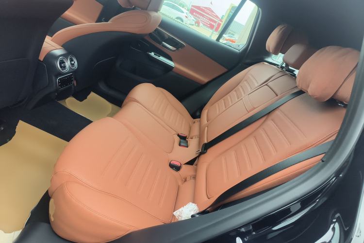 Used Mercedes-Benz GLC 2025 Facelift GLC 260 L 4MATIC Luxury Edition Left Rear Seat