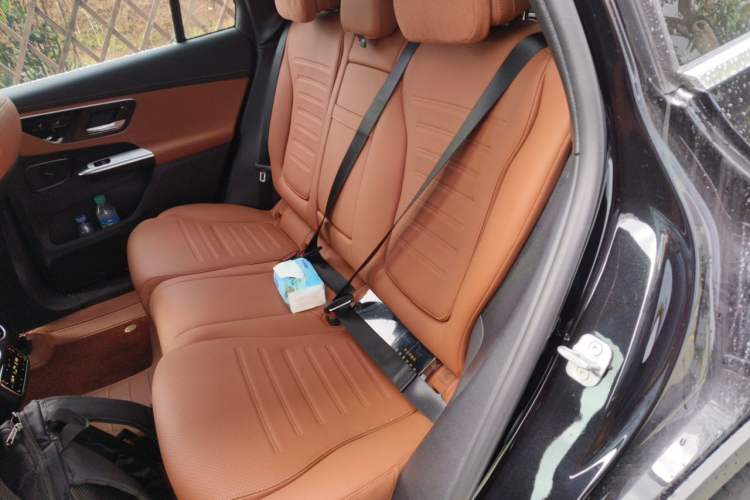 Used Mercedes-Benz GLC 2025 Refresh GLC 260 L 4MATIC Dynamic Edition Left Rear Seat