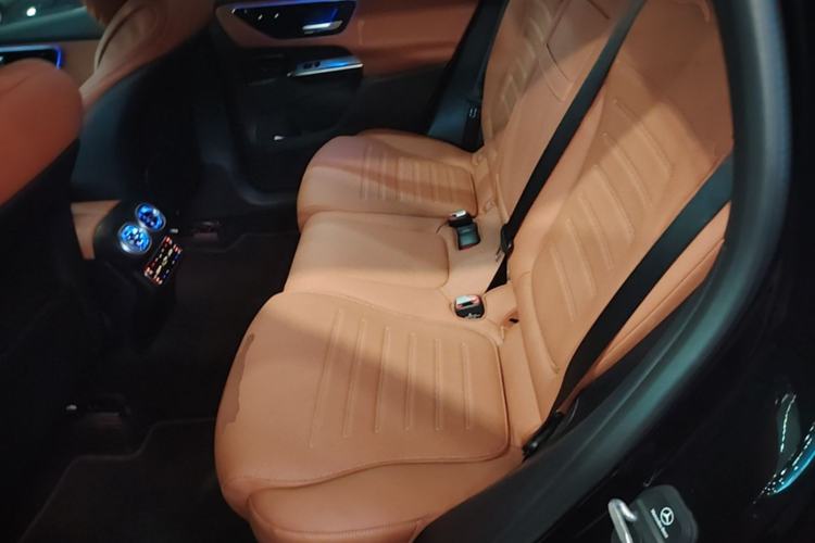 Used Mercedes-Benz GLC 2025 Refresh GLC 260 L 4MATIC Dynamic Edition Left Rear Seat