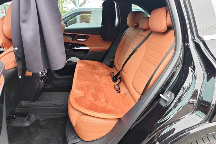 Used Mercedes-Benz GLC 2025 Refreshed GLC 300 L 4MATIC Dynamic Version 5 Seats Left Rear Seat
