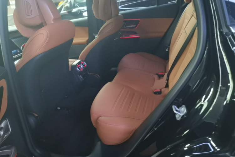Used Mercedes-Benz GLC 2025 GLC 300 L 4MATIC Luxury Model 5 Seats Left Rear Seat