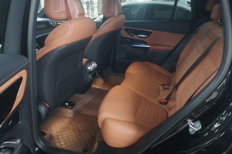 Used Mercedes-Benz GLC 2025 GLC 260 L 4MATIC Luxury Model Left Rear Seat
