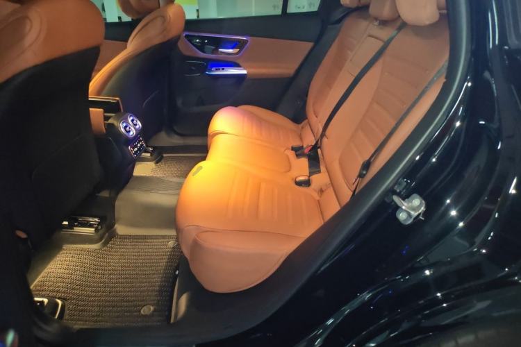 Used Mercedes-Benz GLC 2025 GLC 260 L 4MATIC Luxury Model Left Rear Seat
