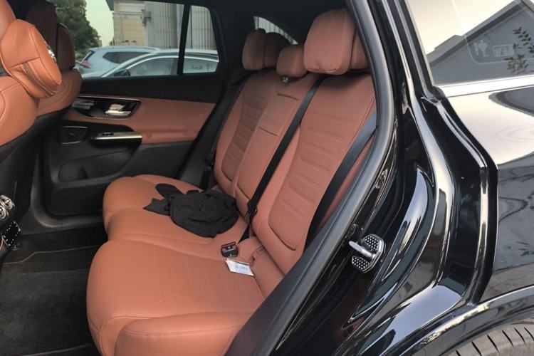 Used Mercedes-Benz GLC 2025 Refreshed GLC 300 L 4MATIC Dynamic Version 5 Seats Left Rear Seat