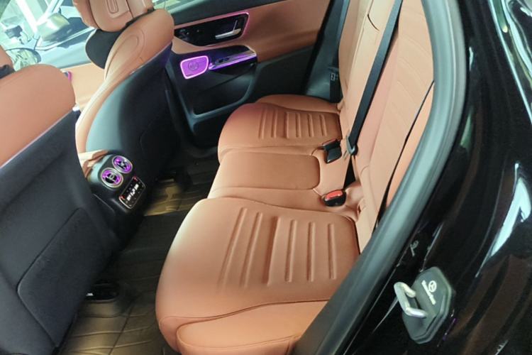 Used Mercedes-Benz GLC 2025 GLC 260 L 4MATIC Dynamic Edition Left Rear Seat