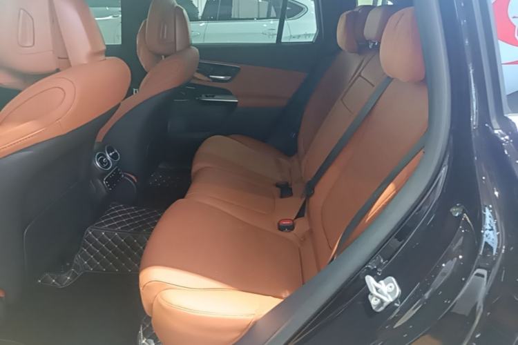 Used Mercedes-Benz GLC 2025 Refresh GLC 260 L 4MATIC Dynamic Edition Left Rear Seat