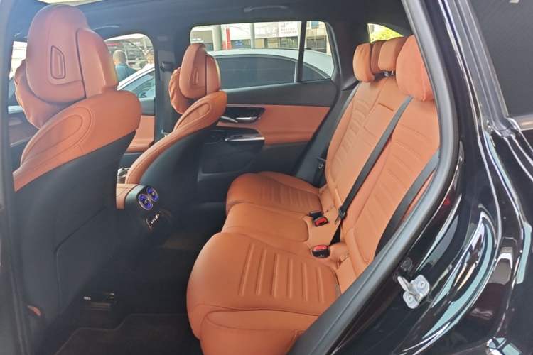 Used Mercedes-Benz GLC 2025 Refreshed GLC 300 L 4MATIC Dynamic Version 5 Seats Left Rear Seat