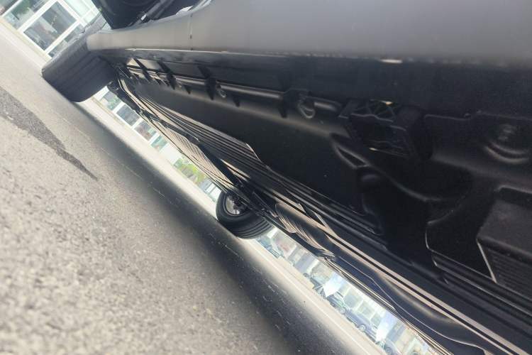 Used Mercedes-Benz GLC 2025 Facelift GLC 260 L 4MATIC Luxury Edition Left Side Sill
