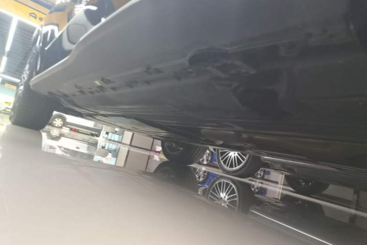 Used Mercedes-Benz GLC 2025 GLC 300 L 4MATIC Luxury Model 5 Seats Left Side Sill