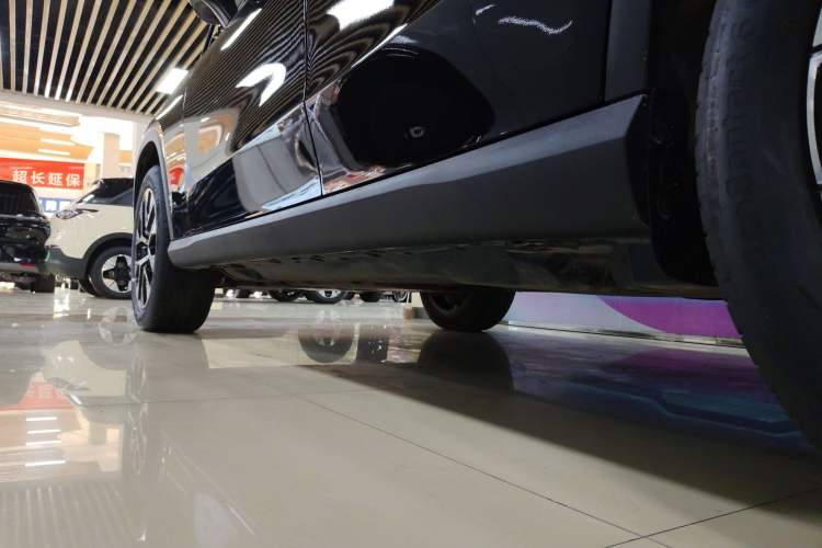 Used Mercedes-Benz GLC 2025 Refresh GLC 260 L 4MATIC Dynamic Edition Left Side Sill