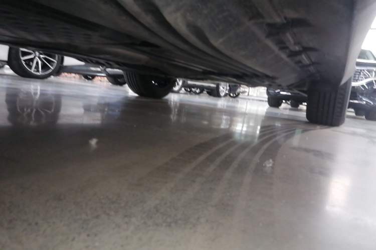 Used Mercedes-Benz GLC 2025 GLC 260 L 4MATIC Luxury Model Left Side Sill