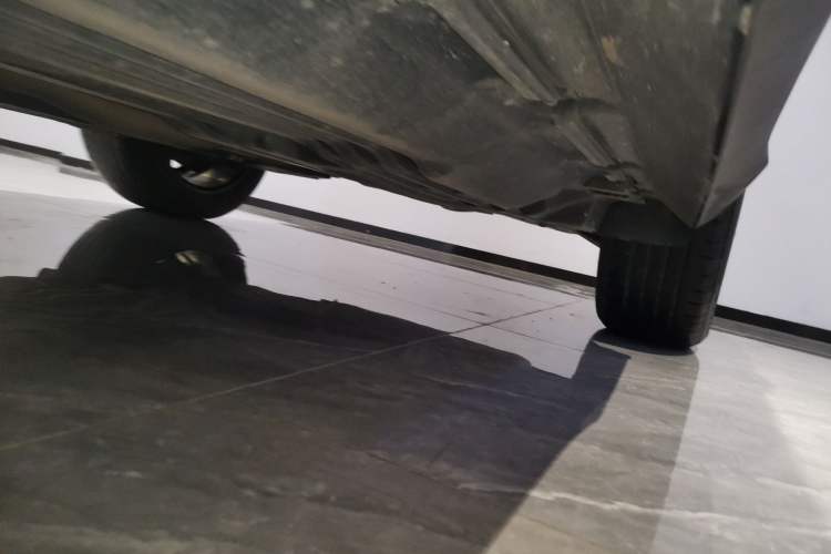 Used Mercedes-Benz GLC 2025 GLC 260 L 4MATIC Luxury Model Left Side Sill