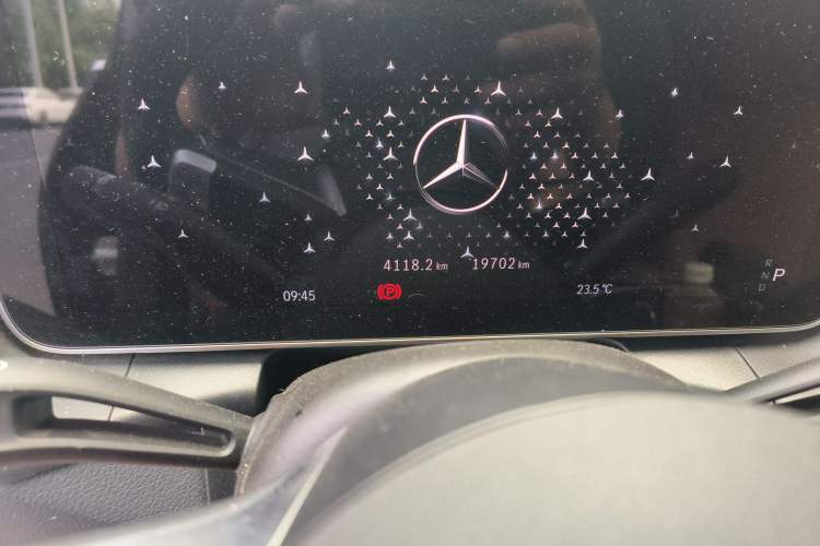 Used Mercedes-Benz GLC 2025 GLC 300 L 4MATIC Dynamic Model 5 Seats Odometer Close Up