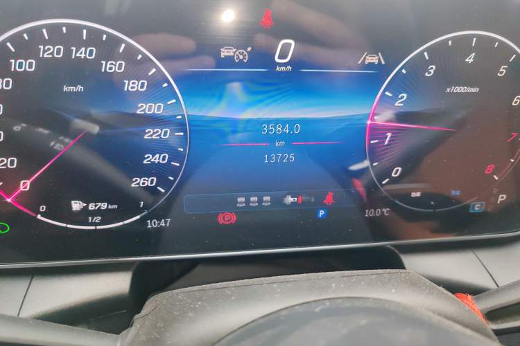 Used Mercedes-Benz GLC 2025 GLC 300 L 4MATIC Dynamic Model 5 Seats Odometer Close Up