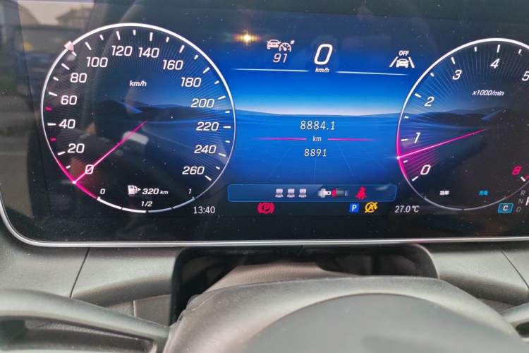 Used Mercedes-Benz GLC 2025 Refreshed GLC 300 L 4MATIC Dynamic Version 5 Seats Odometer Close Up