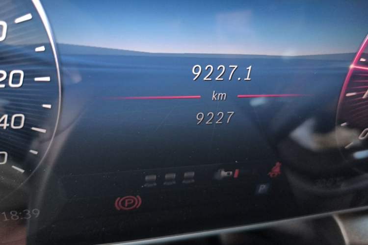 Used Mercedes-Benz GLC 2025 Refreshed GLC 300 L 4MATIC Dynamic Version 5 Seats Odometer Close Up