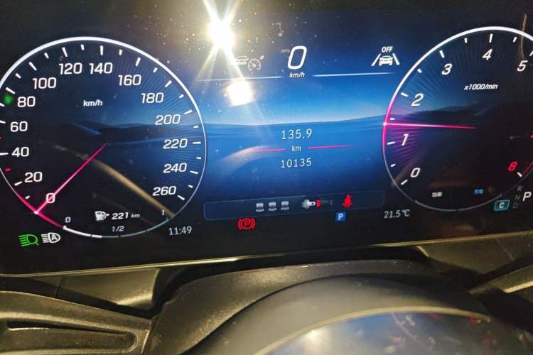 Used Mercedes-Benz GLC 2025 Refresh GLC 260 L 4MATIC Dynamic Edition Odometer Close Up
