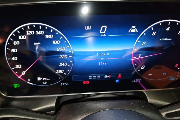 Used Mercedes-Benz GLC 2025 Refreshed GLC 300 L 4MATIC Dynamic Version 5 Seats Odometer Close Up
